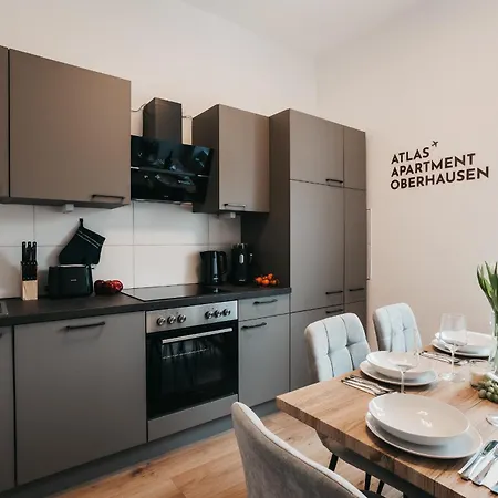 Atlas 6 Oberhausen, 3 Zimmer, Naehe Bahnhof, Westfield Centro Apartman
